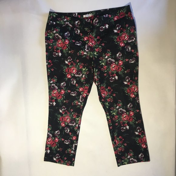 Ricki's Floral Ankle Pants - Black and Red - Picture 3 of 9